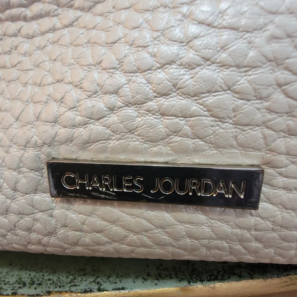 Charles Jourdan White Pearl Pebble Leather Purse - Picture 7 of 16